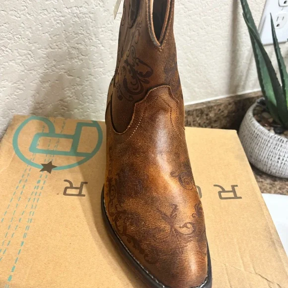 Roper Brown Ankle Boots with Floral Design - Picture 2 of 4